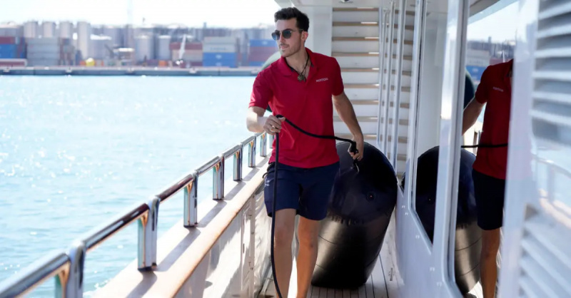 A „Below Deck Med” Stew Jessika úgy áll bosszút, hogy megoszt egy csókot Max-szel