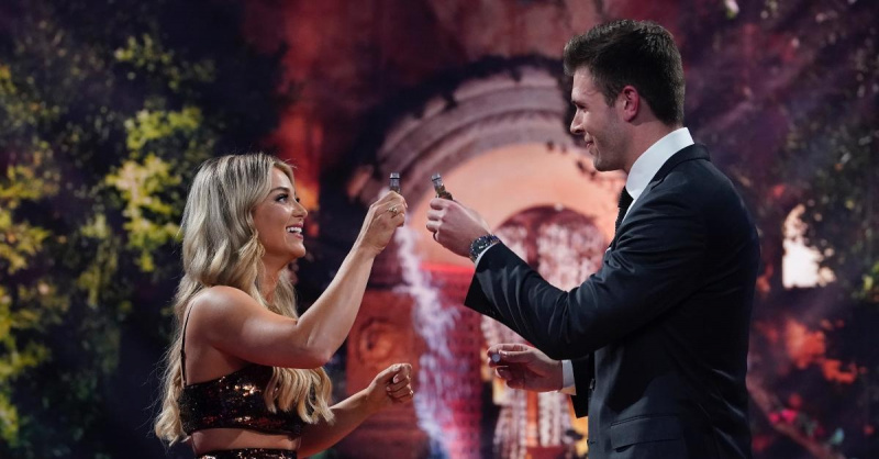 Christina Mandrell et Zach Shallcross
