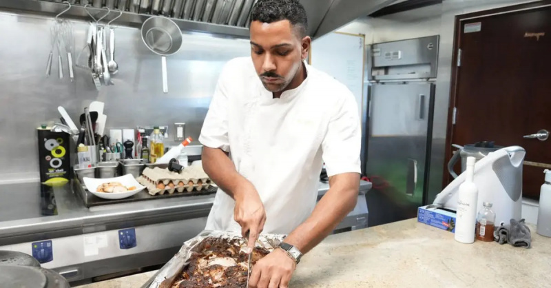 Jono Shillingford laver mad på'Below Deck Med'