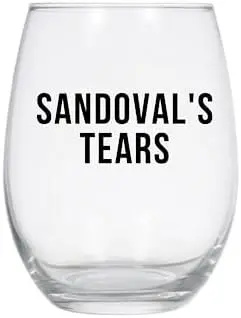 Un vaso transparente que dice 'Sandoval's Tears"'
