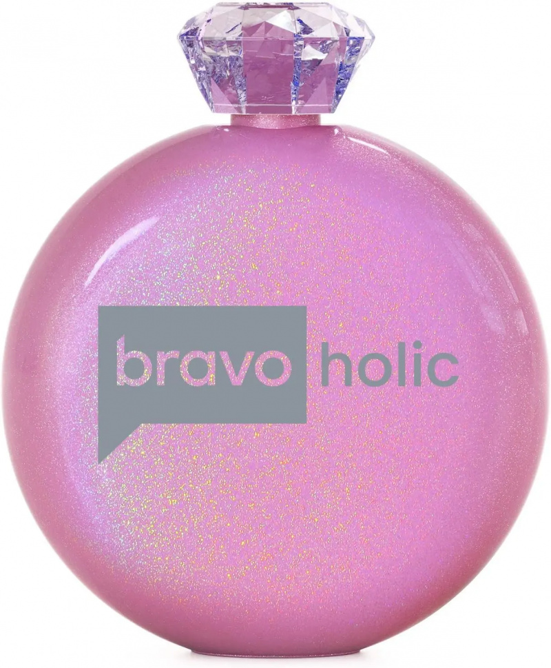 Un frasco rosa brillante
