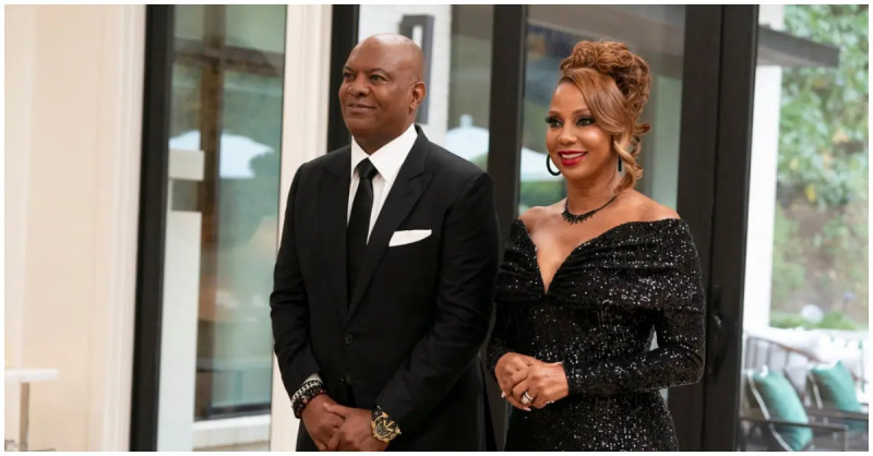 (l-r): Rodney Peete és Holly Robinson Peete tovább'Queens Court' Season 2