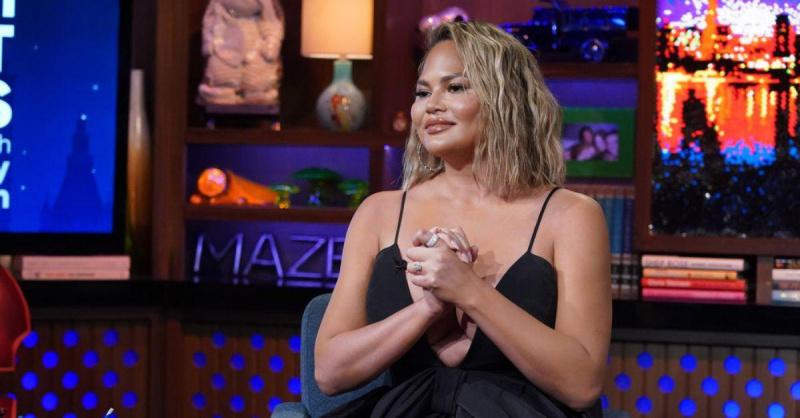Kommer Chrissy Teigen att gå med i 'RHOBH'? Andy Cohen tror att hon skulle bli en 'guldgruva' för showen