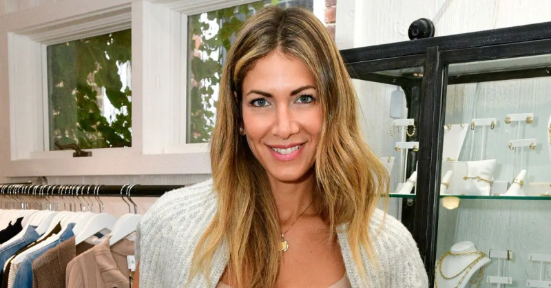 Erin Lichy, Goop ve Banana Republic'in 22 Haziran 2023'te New York'ta Goop'ta yazın başlangıcını kutlamasına katılıyor