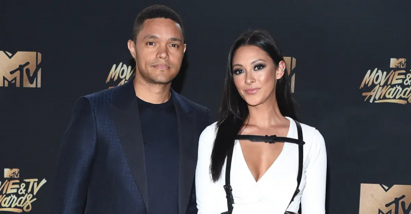 Jordyn Taylor Braff y Trevor Noah en los MTV Movie & TV Awards 2017.