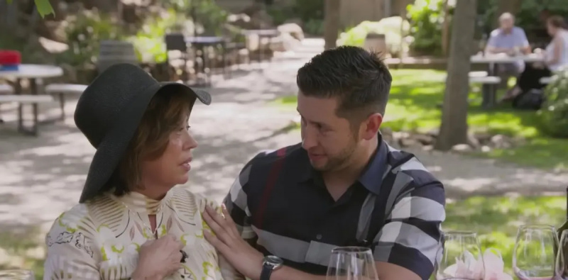 Kelly et Matt lors d'un pique-nique en plein air sur I Love a Mama's Boy