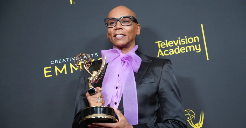rupaul cầm emmy