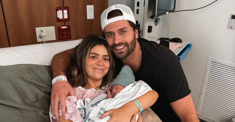 (soldan sağa): Taylor Frankie Paul, Ever ve Dakota Mortensen