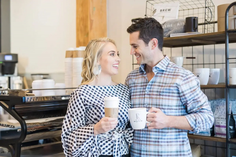 Jaime Dugan và Erik Huffman tại The Rise Coffee Bar