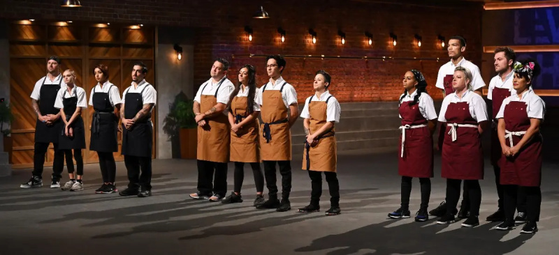 Nathan Evans biểu diễn bài hát TikTok mang tính biểu tượng của anh ấy trên 'Next Level Chef' (CLIP ĐỘC QUYỀN)