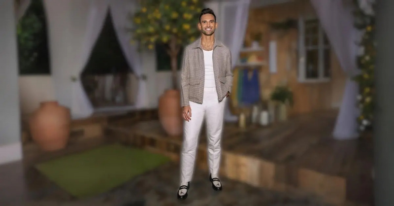 Carl Radke poserar på'Summer House' Season 8 reunion set