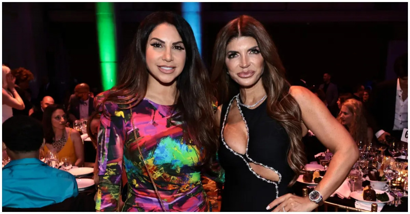 (soldan sağa): Jennifer Aydın ve Teresa Giudice