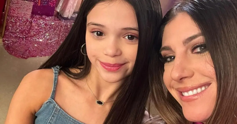 (kiri-kanan): Lily dan Corrine Bolno