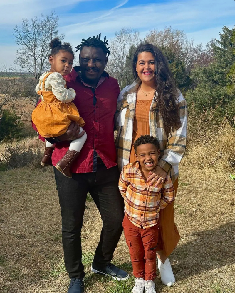 Kobe ed Emily con i loro figli Koban e Scarlet