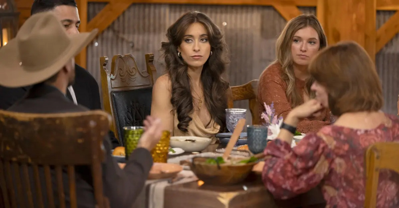 Joy isst mit Brandon zu Abend's family on Farmer Wants a Wife