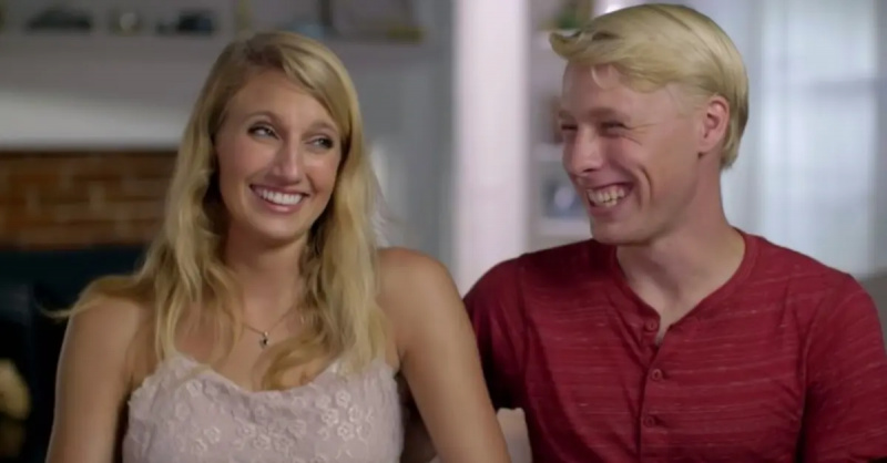 Olivia och Ethan Plath pratar med producenter på Welcome to Plathville