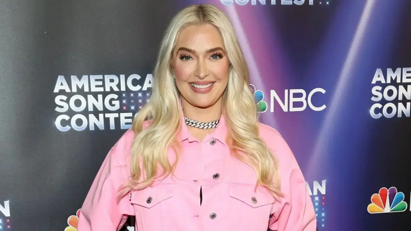 Erika Jayne osallistuu NBC:hen's "American Song Contest" Week 3 Red Carpet at Universal Studios Hollywood on April 4, 2022