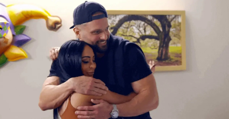 Angelina och hennes fästman, Vinny, träffar rumskamraterna vidare'Jersey Shore: Family Vacation'