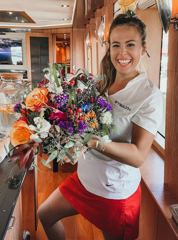 Kasie Faddah de 'Below Deck Adventure' donne un meilleur ami