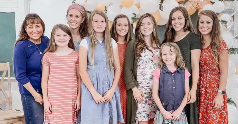 Michelle Duggar con sus hijas