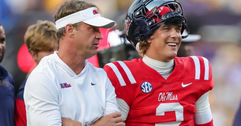 Lane Kiffin edzője az egyik játékosának