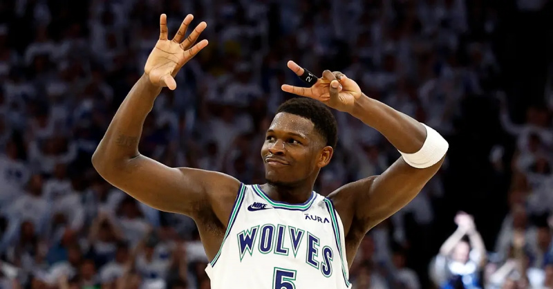 Ar Minesotos „Timberwolves“ superžvaigždė Anthony Edwards yra susijęs su Michaelu Jordanu?