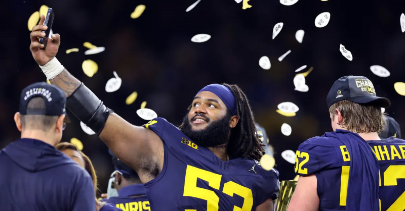 Trente Jones nach dem Gewinn der CFP-Nationalmeisterschaft 2024 im Januar 2024