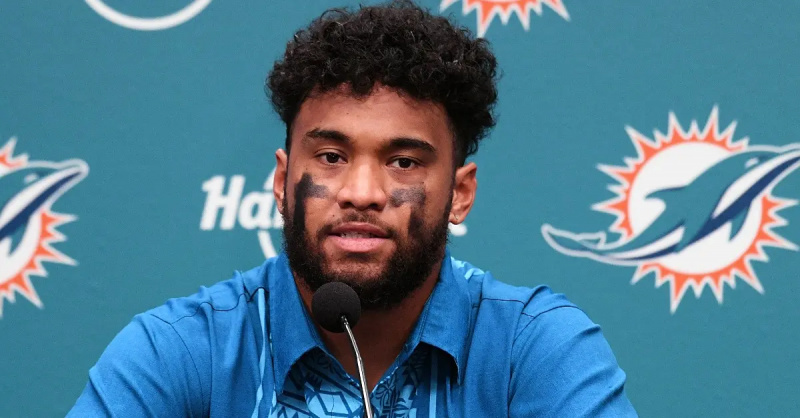 Tua Tagovailoa de los Miami Dolphins
