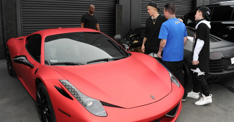Justin Beiber og hans Ferrari i 2014