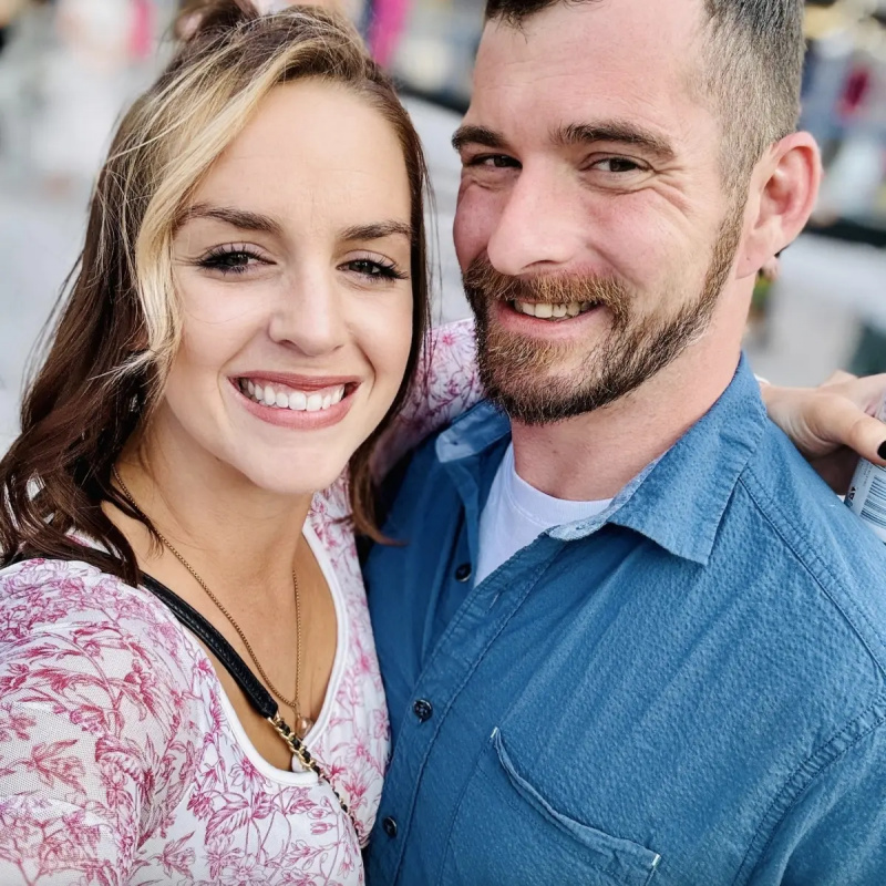 ब्रेनना स्विंडेल और उसका पूर्व प्रेमी, जिसे ब्रेनना's parents Greg Swindell and Sarah Swindell say is "violent"