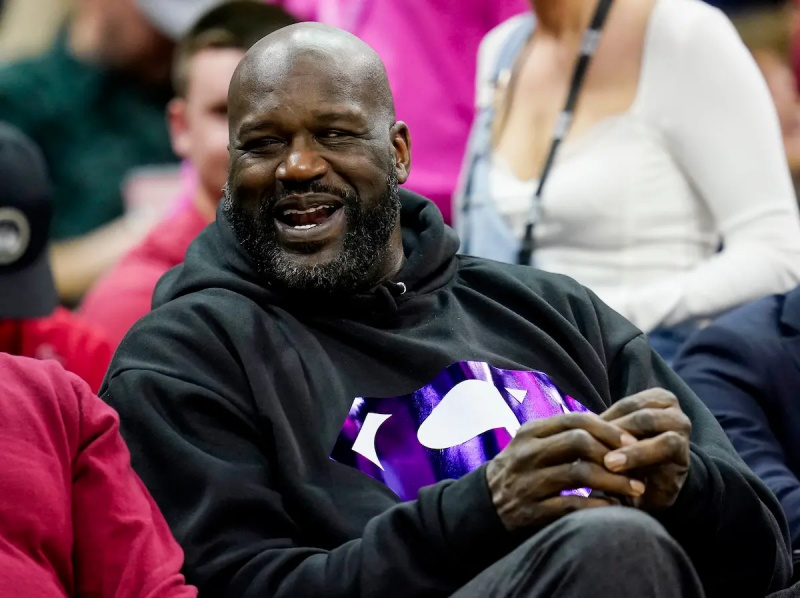 Shaquille O'Neal at an Iowa vs Houston game