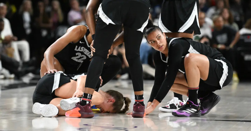 Бащата на новобранеца от WNBA Кейт Мартин информира феновете за контузията на десния й крак