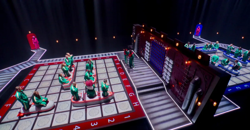 Tävlande som spelar krigsskepp i'Squid Game: The Challenge'