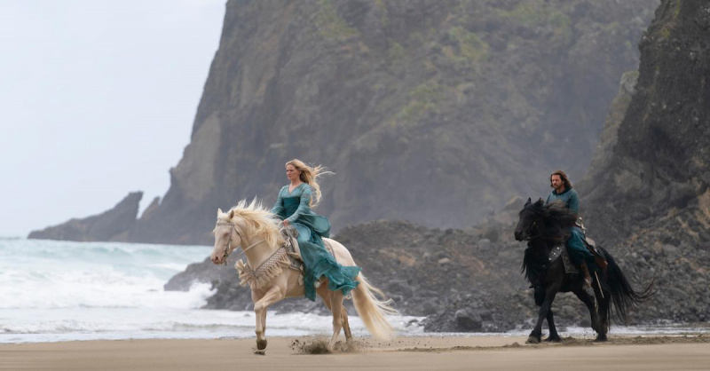 Morfydd Clark (Galadriel), Lloyd Owen (Elendil) be'Rings of Power'