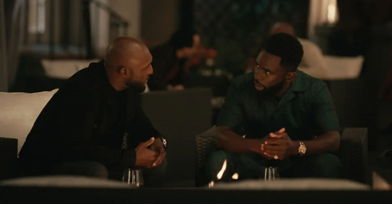   Adrianas Holmesas kaip Philipas Banksas, Jimmy Akingbola kaip Geoffrey