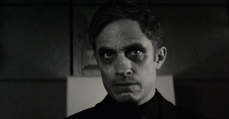 Gael García Bernal als Jack Russell