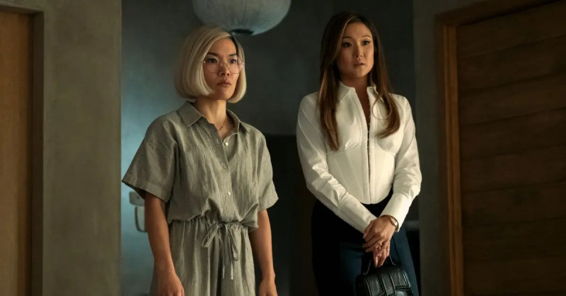 (l-r): อาลี หว่อง และแอชลีย์ พาร์ค ใน'Beef' Season 2.