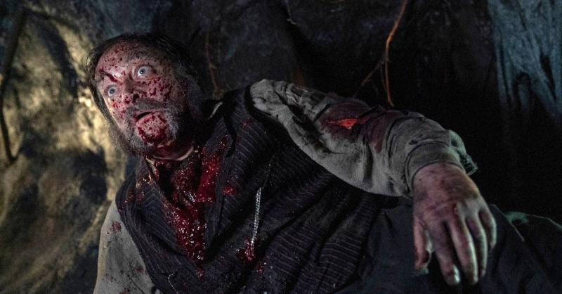 Davidas Hewlettas kaip Massonas epizode'Graveyard Rats.'