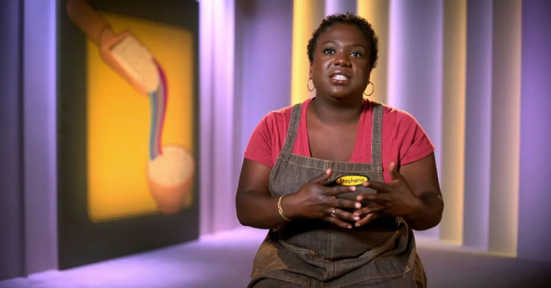 Stefānija Simmonsa epizodes laikā'Secret Chef' Season 1