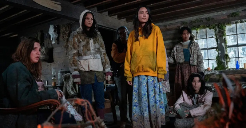 Sophie Nélisse, Courtney Eaton, Nia Sondaya, Alexa Barajas, Nuha Jes Izman, Mya Lowe'Yellowjackets'.