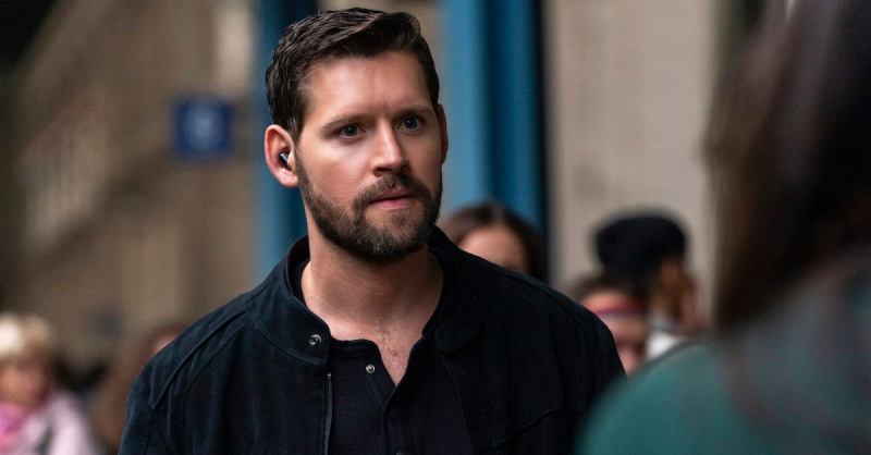 Luke, Ajan Scott Forrester rolünde'FBI: International'