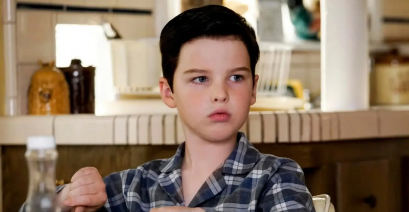 Iain Armitage som Sheldon Cooper i'Young Sheldon'