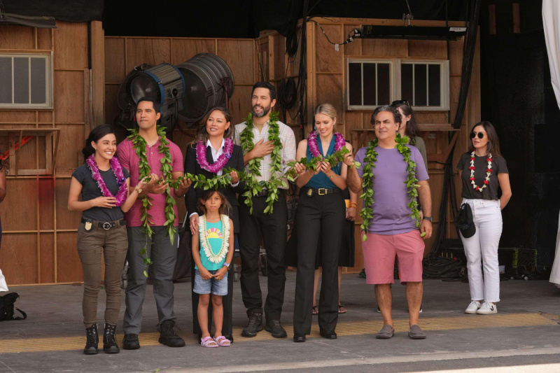   Besætningen af' CSI:Hawai'i' in Season 2. 