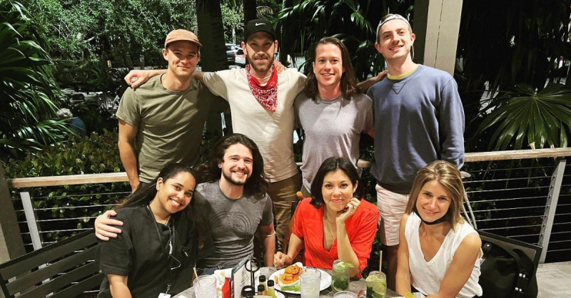 Alex Wagner filmează'The Circus.'