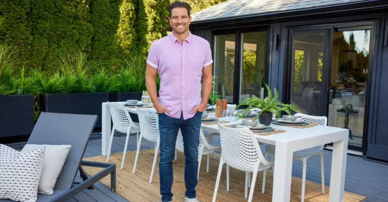 Scott McGillivray's promotional photo for Season 4 of 'Vacation House Rules' in 2023
