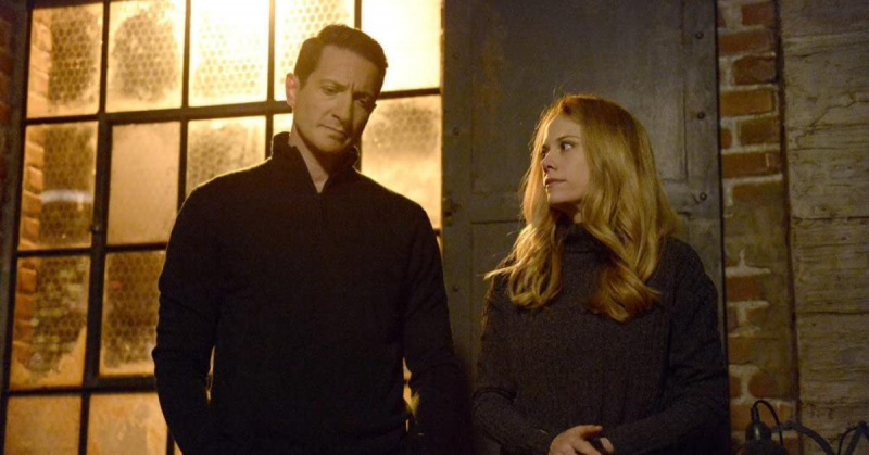 Sasha Roiz i Clarie Coffee dalje'Grimm'