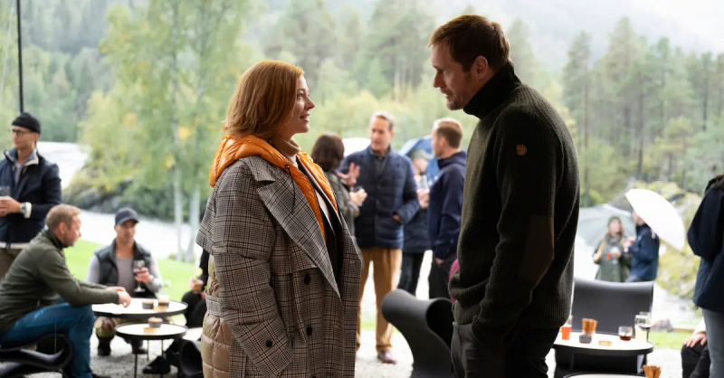   Shiv e Matsson stanno parlando'Succession'