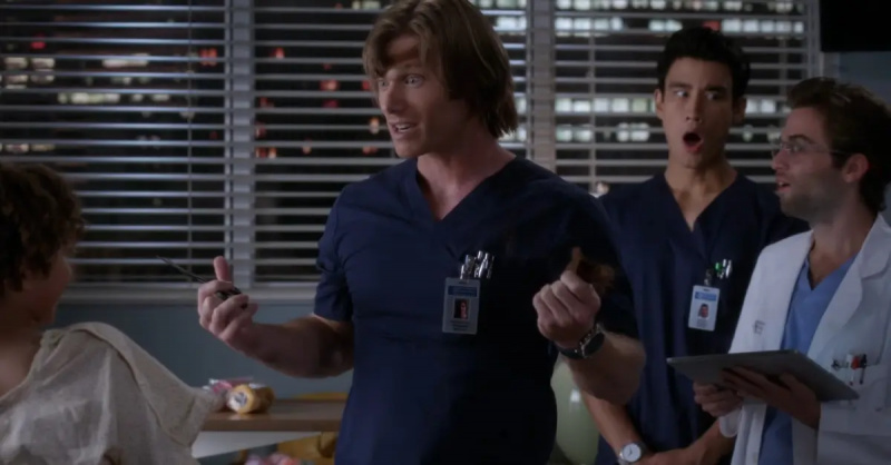 Chris Carmack jako Dr. Atticus 'Link' Lincoln na'Grey's Anatomy'
