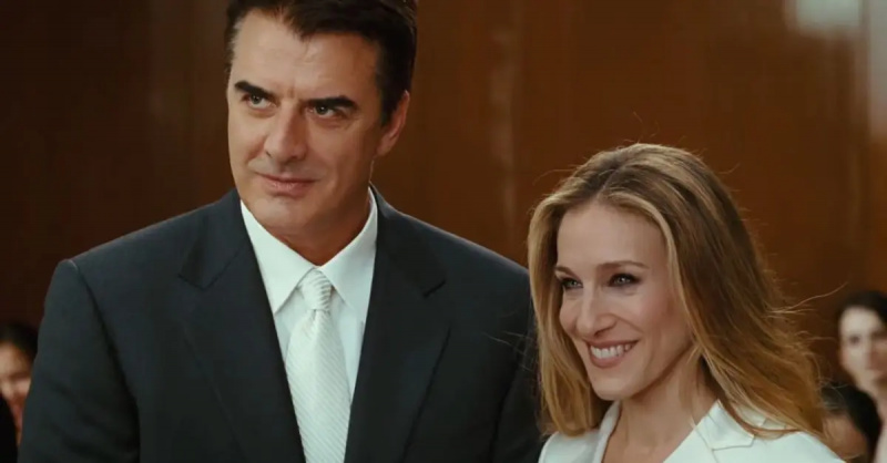 (de gauche à droite) : Chris Noth dans le rôle de Big et Sarah Jessica Parker dans le rôle de Carrie lors de leur mariage.
