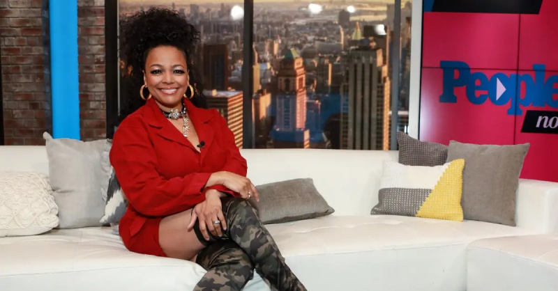 Kim Fields 2019 m. lapkričio 25 d. Niujorke lankosi „People Now“.